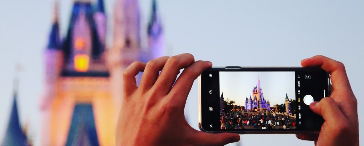 Disney als Beispiel für außergewöhnliche Kundenerlebnisse, personalisierte Interaktionen, emotionale Bindung, Innovation und perfekte Mitarbeiterförderung