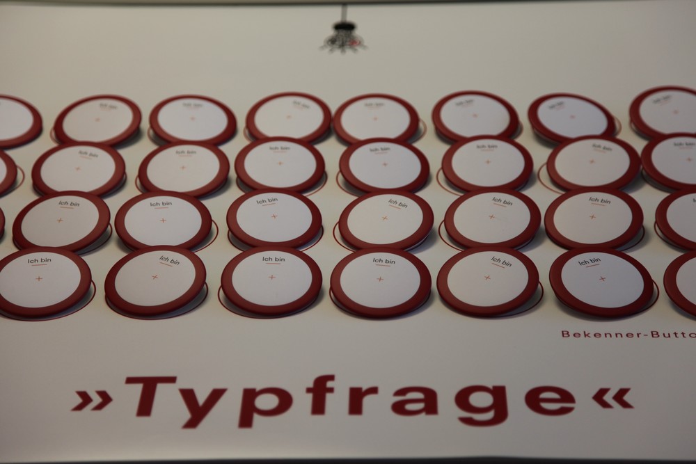 no line dinner red buttons typfrage no line dinner buttons typfrage