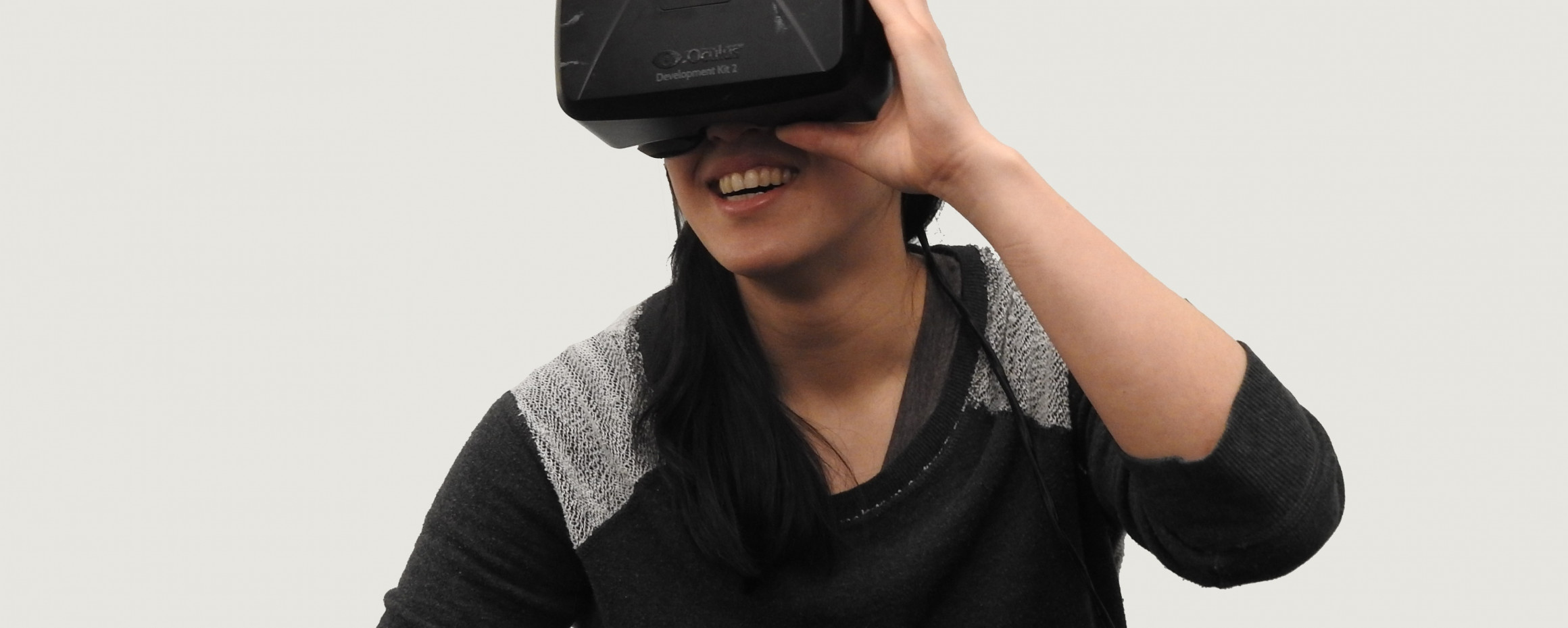 Accelerate purchase decisions with VR Dealerships must find a way how to showcase the wide product range of BMW on limited space but also to increase the attractiveness of their showrooms.